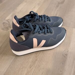 Brand new Veja Women's Dark Blue and Light Pink Sneakers